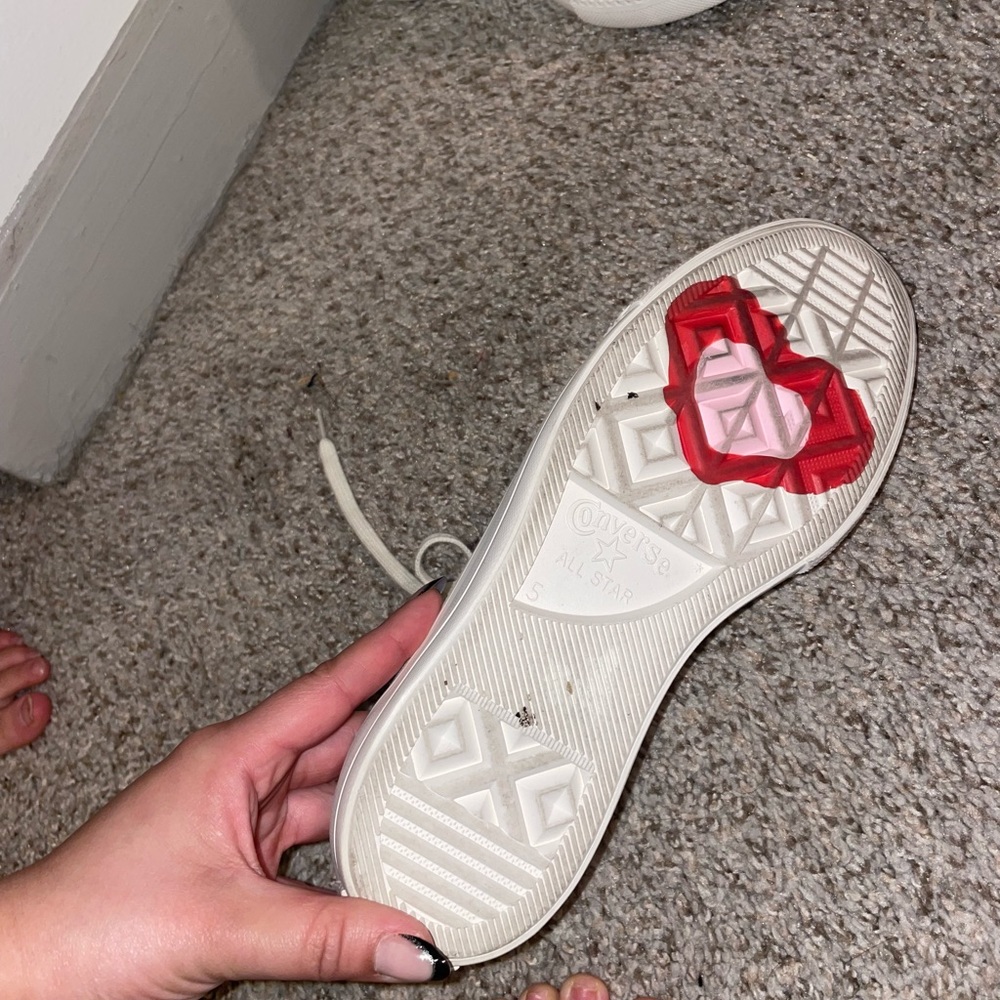 High top platform Valentines Converse - Picture 3 of 5